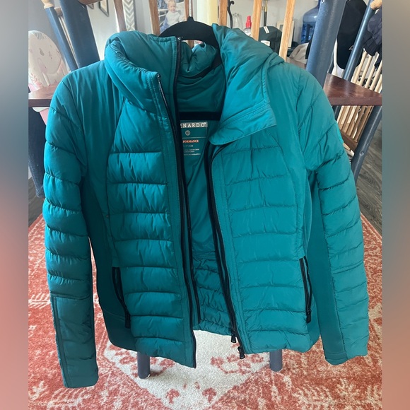 Bernardo hooded quilted jacket. Small - Picture 2 of 4